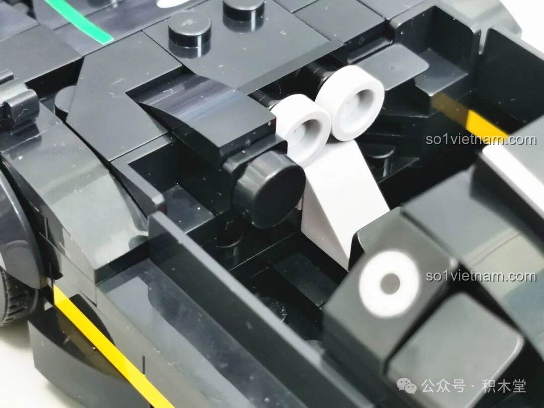 Một góc nhìn khác về nội thất của mô hình RASTAR 93900, cho thấy không gian bên trong cabin xe.