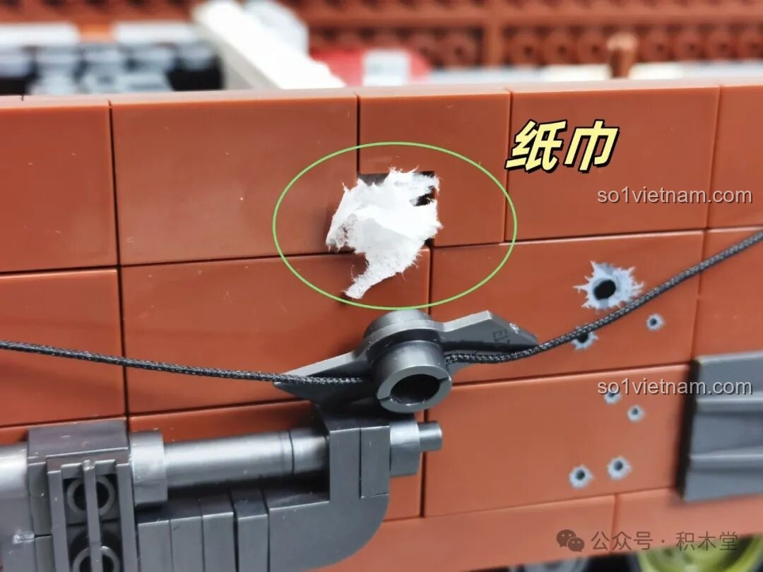 Các chi tiết nòng pháo, khiên pháo và vũ khí phụ của xe tăng Maus 12GO 98002 được đúc khuôn riêng, độ hoàn thiện cao.