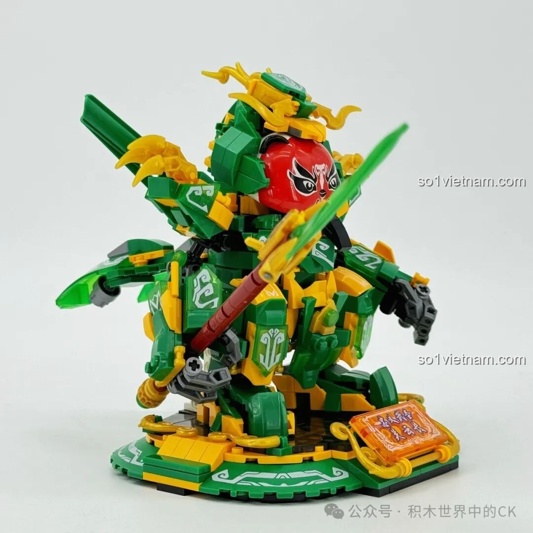 Chi tiết robot gấu trúc ZHEGAO Quan Vũ