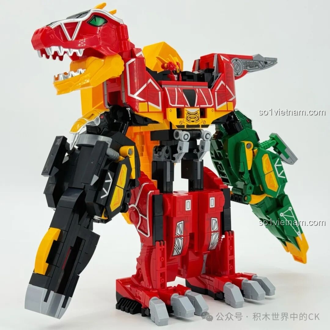 Cận cảnh cánh tay robot được tạo thành từ Keeppley 82002 Kiếm Trâm Long, với chi tiết đuôi kiếm trâm và các khớp nối chắc chắn, tăng tính chiến đấu cho robot khủng long.