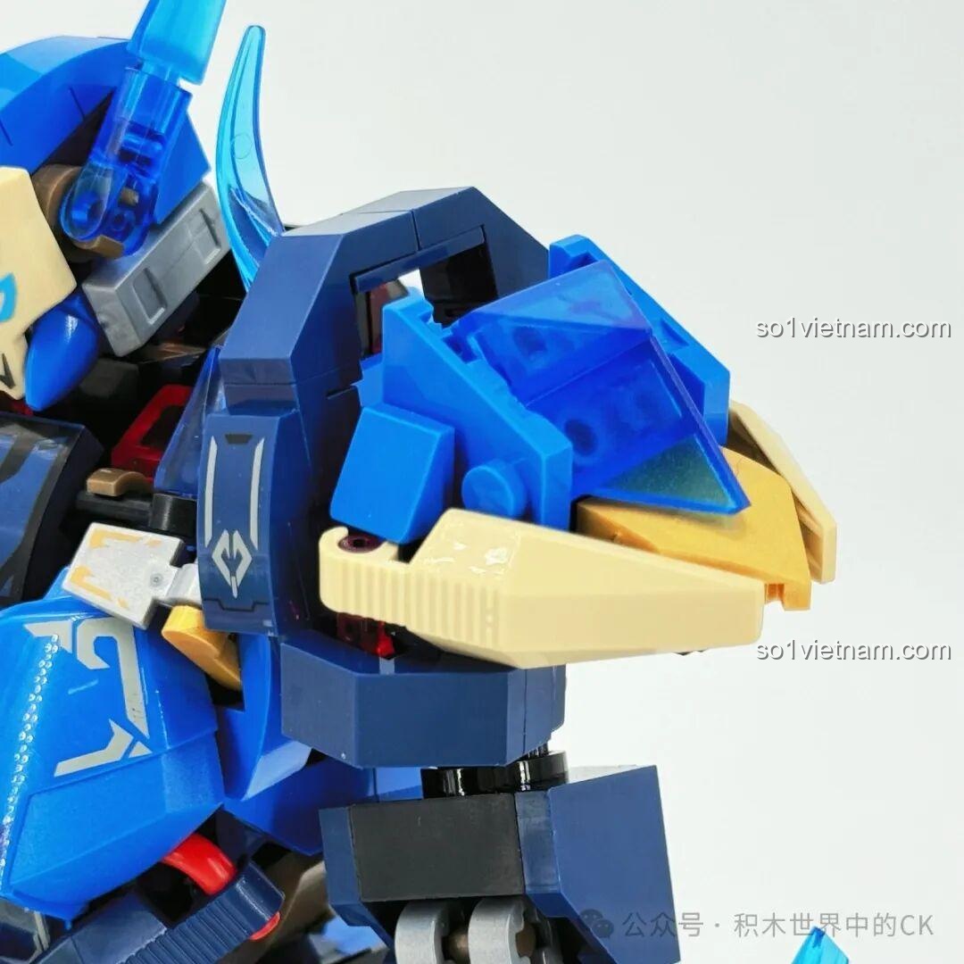 Cận cảnh phần tay của robot Ma Lễ Thanh, với các khớp nối linh hoạt và bàn tay có thể cử động.