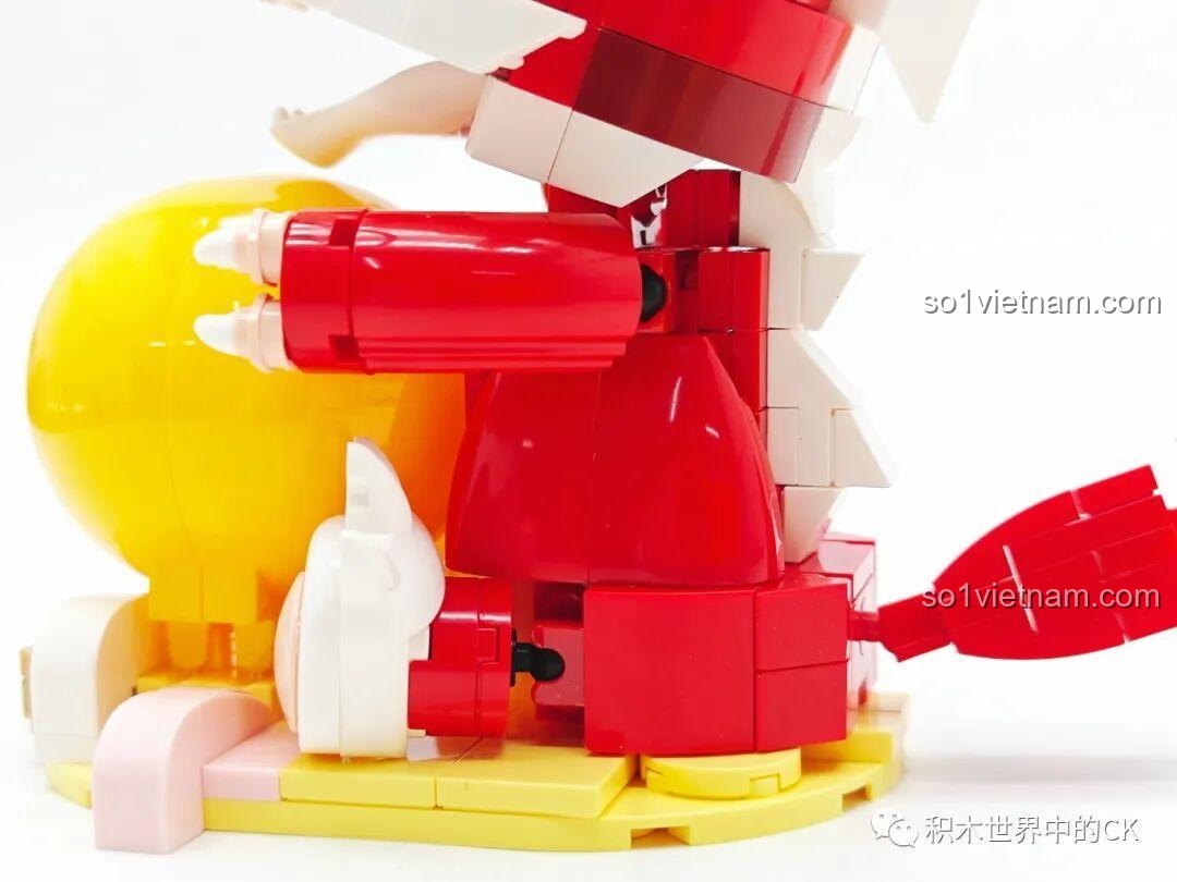 Cận cảnh phần thân và khớp tay của bộ lắp ghép Mô hình Rồng chibi Keeppley tiết kiệm.