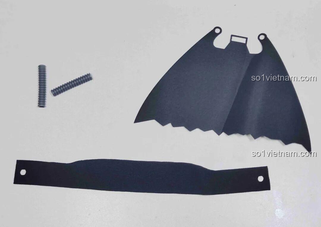 Các chi tiết bằng vải để làm áo choàng và khăn bịt mặt cho mô hình Chiến Binh Gấu Trúc Cơ Giáp Wekki.