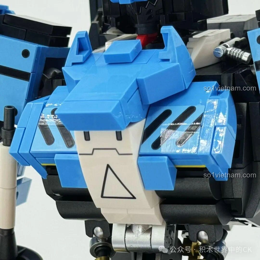 Cận cảnh phần vai của Robot Vidar JIESTAR 58145, với các chi tiết giáp màu xanh dương và đường kẻ đen.