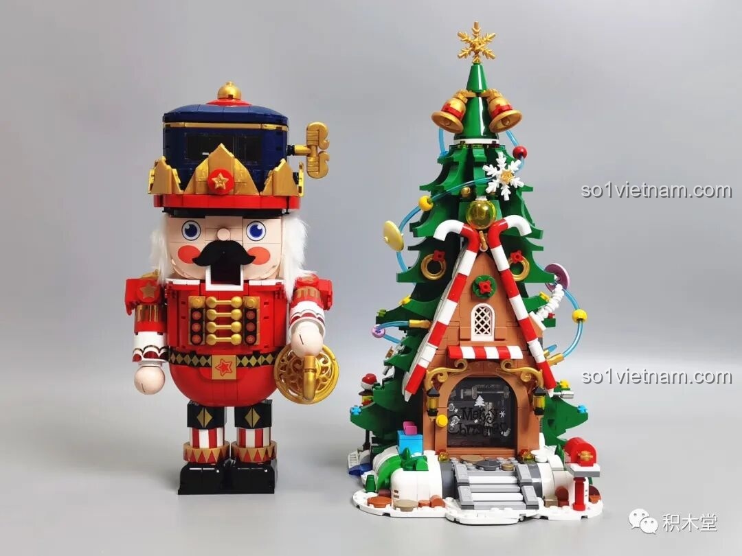 Bộ đôi lắp ráp JAKI JK5128 và JK8225 đặt cạnh nhau, tạo thành một set đồ trang trí Giáng Sinh hoàn hảo.