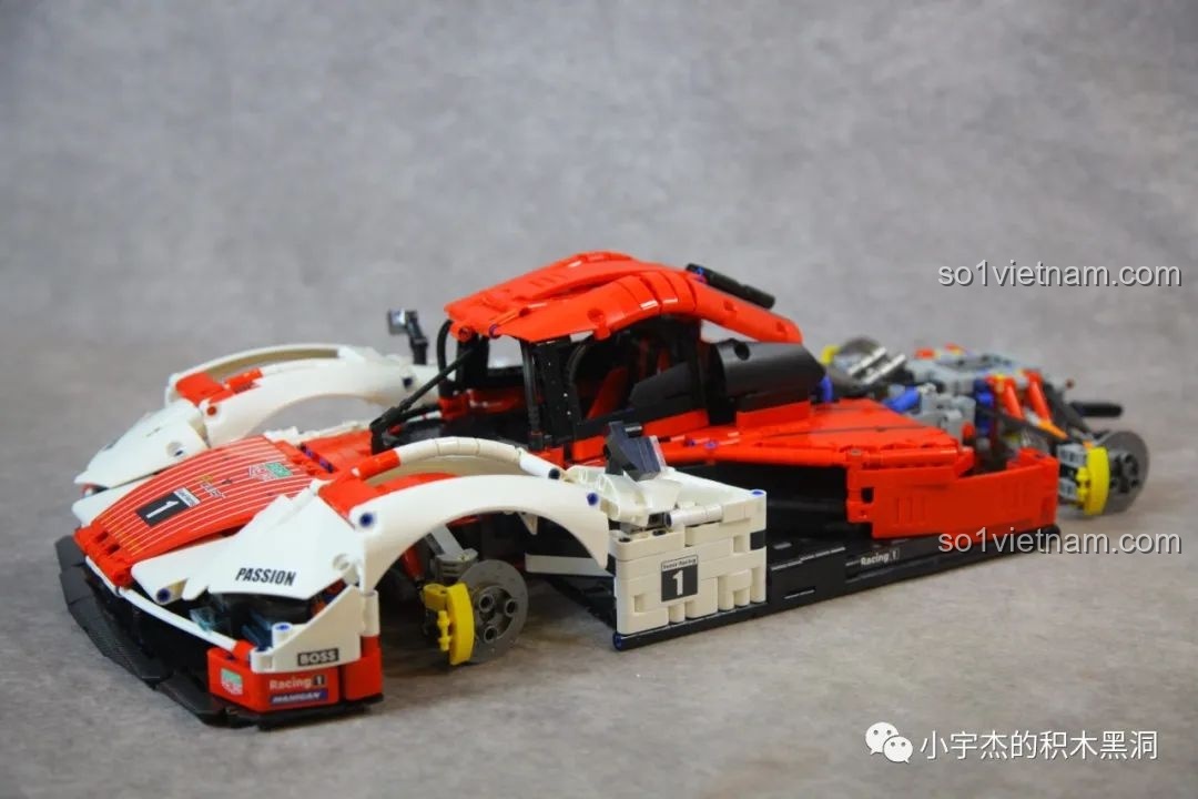 Cửa xe có thể mở được của Porsche 963 GULY