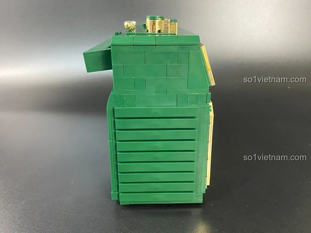 Chi tiết băng cassette mini có thể tháo rời của Đài Cassette Cổ Điển Lắp Ghép SugerBox TB3002.