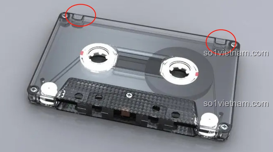 Góc nhìn khác của Đài Cassette Cổ Điển Lắp Ghép SugerBox TB3002 với đèn LED hiển thị tần số sáng.