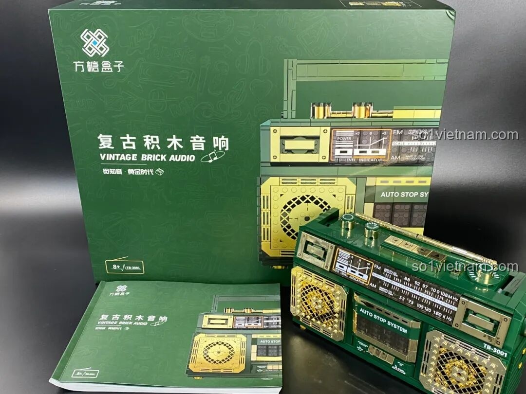 Poster quảng cáo Đài Cassette Cổ Điển Lắp Ghép SugerBox TB3002 với mã QR và thông tin thương hiệu.