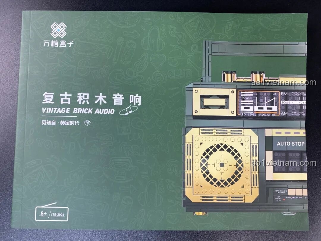 Bìa sách hướng dẫn lắp ráp Đài Cassette Cổ Điển Lắp Ghép SugerBox TB3002, thiết kế đồng bộ với hộp.