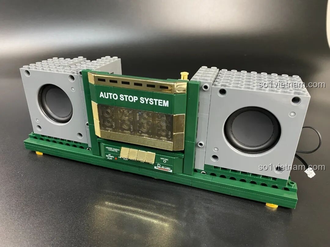 Tích hợp hai loa Bluetooth vào khung chính của Đài Cassette Cổ Điển Lắp Ghép SugerBox TB3002.