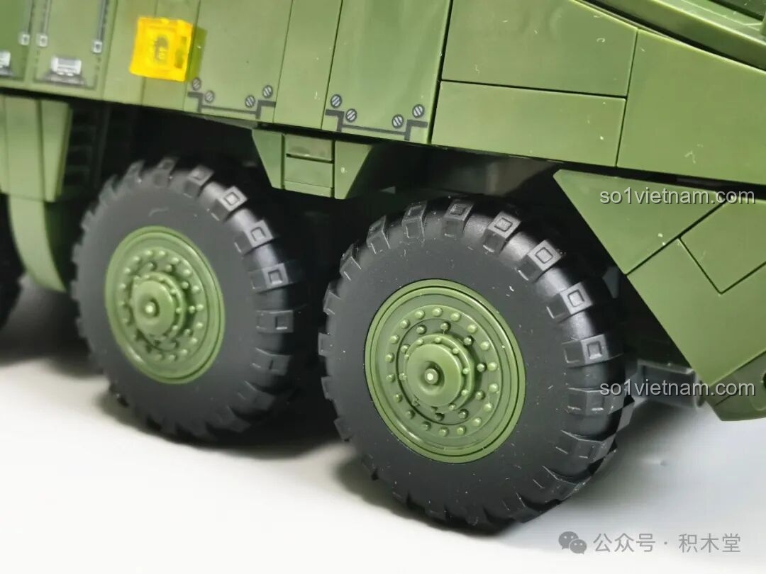 Chi tiết 12 ống phóng lựu đạn khói được thiết kế ẩn mình ở phía trước tháp pháo của mô hình 12GO 96008 ZBL-19.