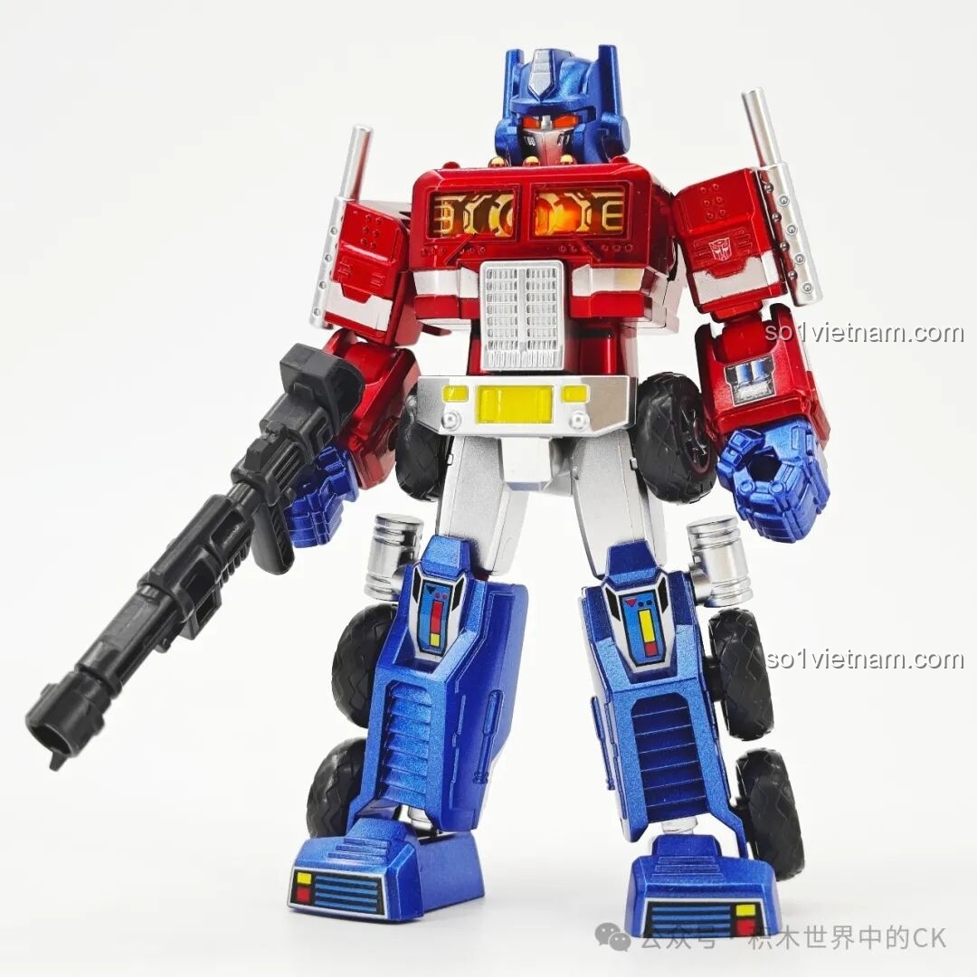 Đánh giá figure Optimus Prime 1985 bản ẩn từ bộ Blokees 71122 với lớp sơn ánh kim đỏ và xanh cực kỳ nổi bật.
