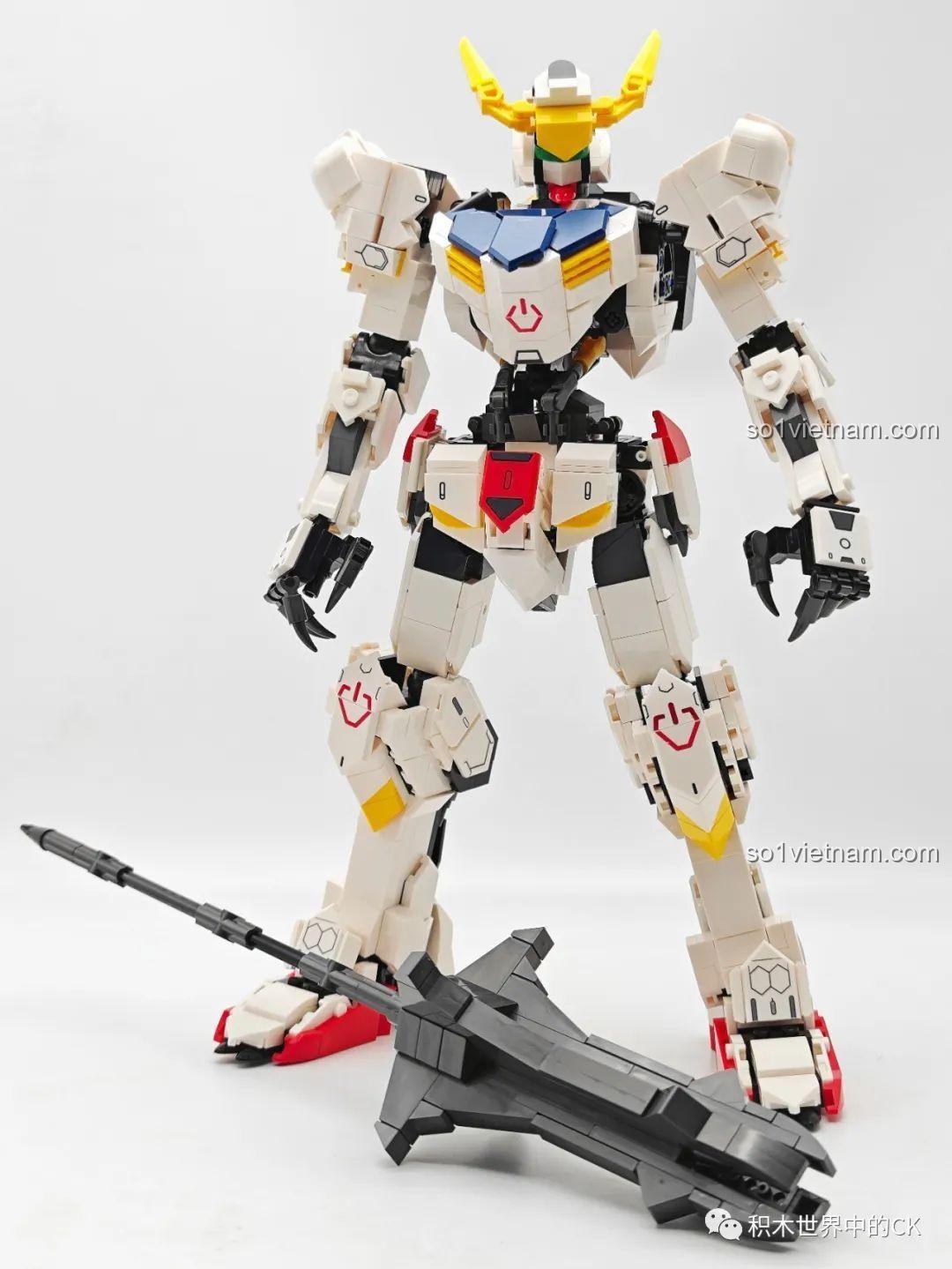 Robot JIESTAR 58029 Gundam Barbatos bắt đầu được lắp giáp bên ngoài, lộ diện hình dáng quen thuộc của chiến binh thép.