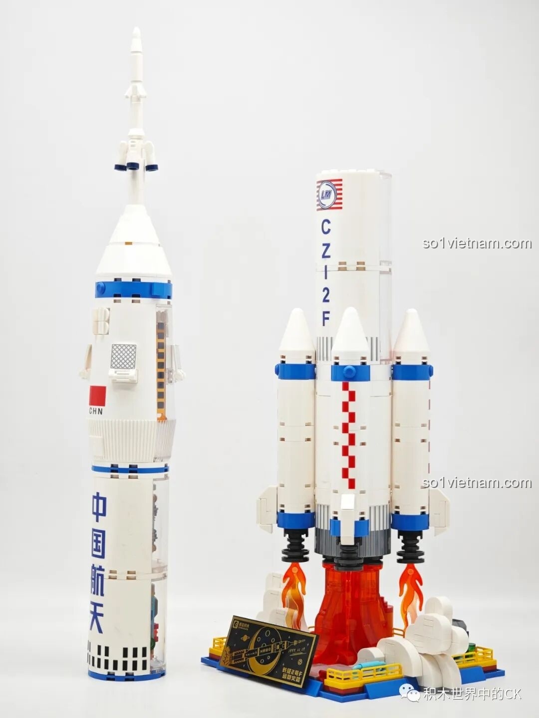 Góc nhìn khác về các tầng của tên lửa Sembo 203366 khi được tách rời, thể hiện khả năng tùy biến của bộ đồ chơi.
