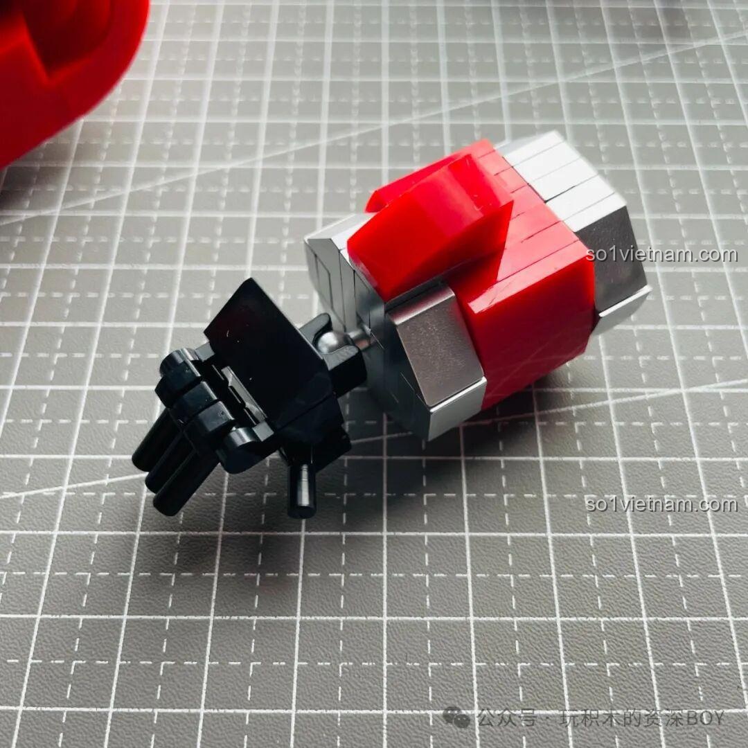 Đánh giá quá trình lắp ráp cánh tay của robot Kabutack Tuole L8004, với bàn tay và khớp nối linh hoạt.