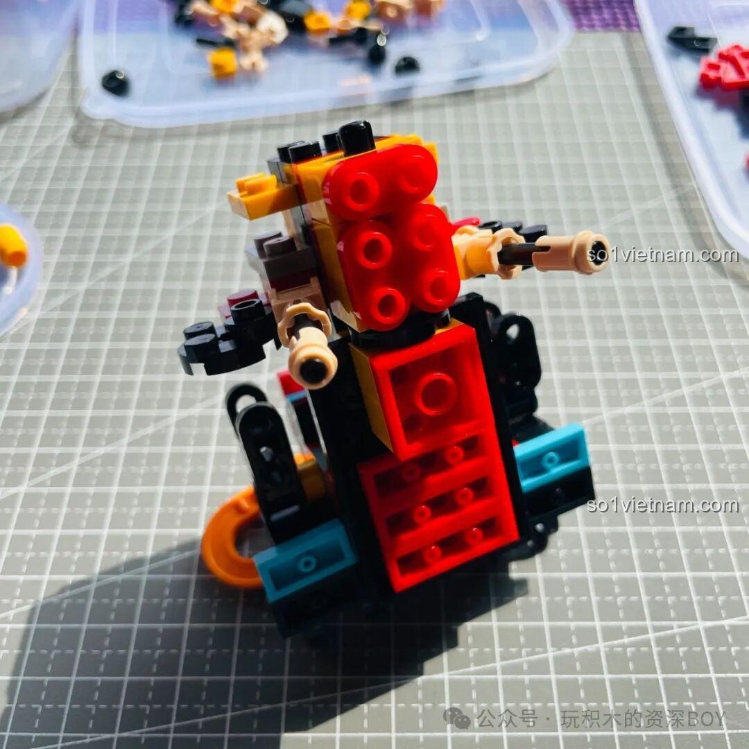 Đánh giá phần thân robot Kabutack Tuole L8004 sau khi hoàn thiện, sẵn sàng để lắp ráp các bộ phận khác.