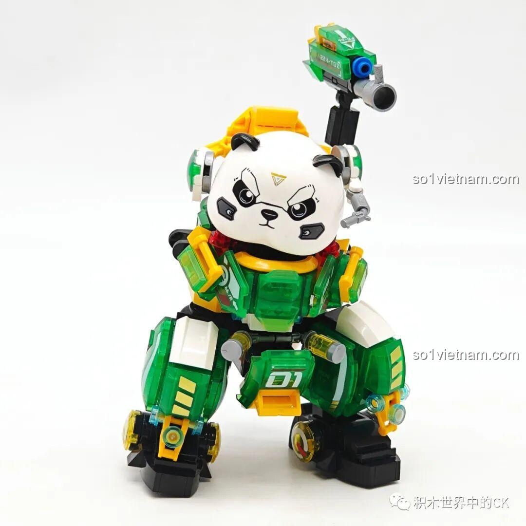 Mô hình ZHEGAO 662011 Robot Panda Phúc Bảo Hào trong giai đoạn lắp ráp ban đầu, với các chi tiết chân và thân.