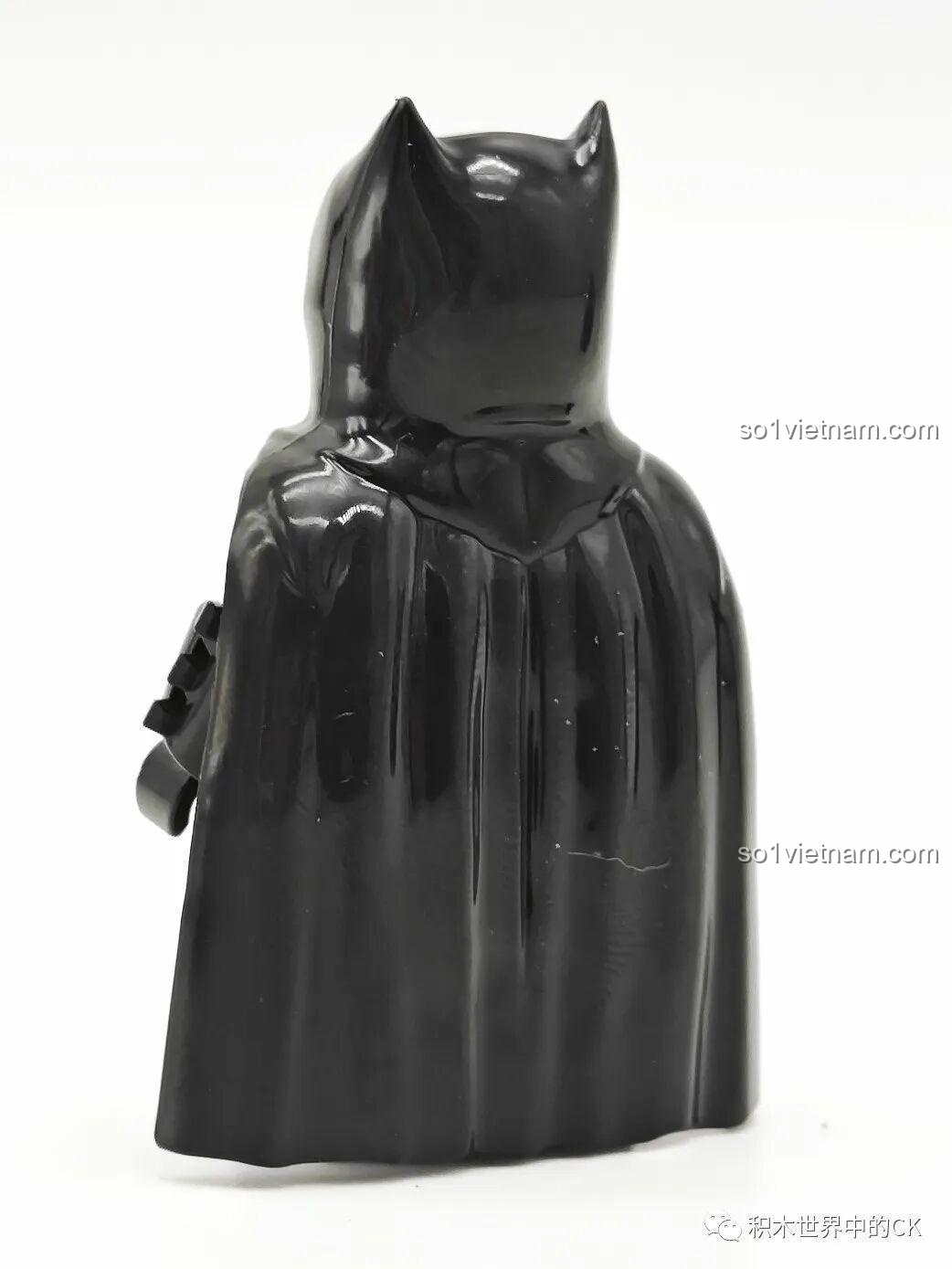 Chi tiết mặt sau của nhân vật Dawn of Justice Batman trong bộ G0123