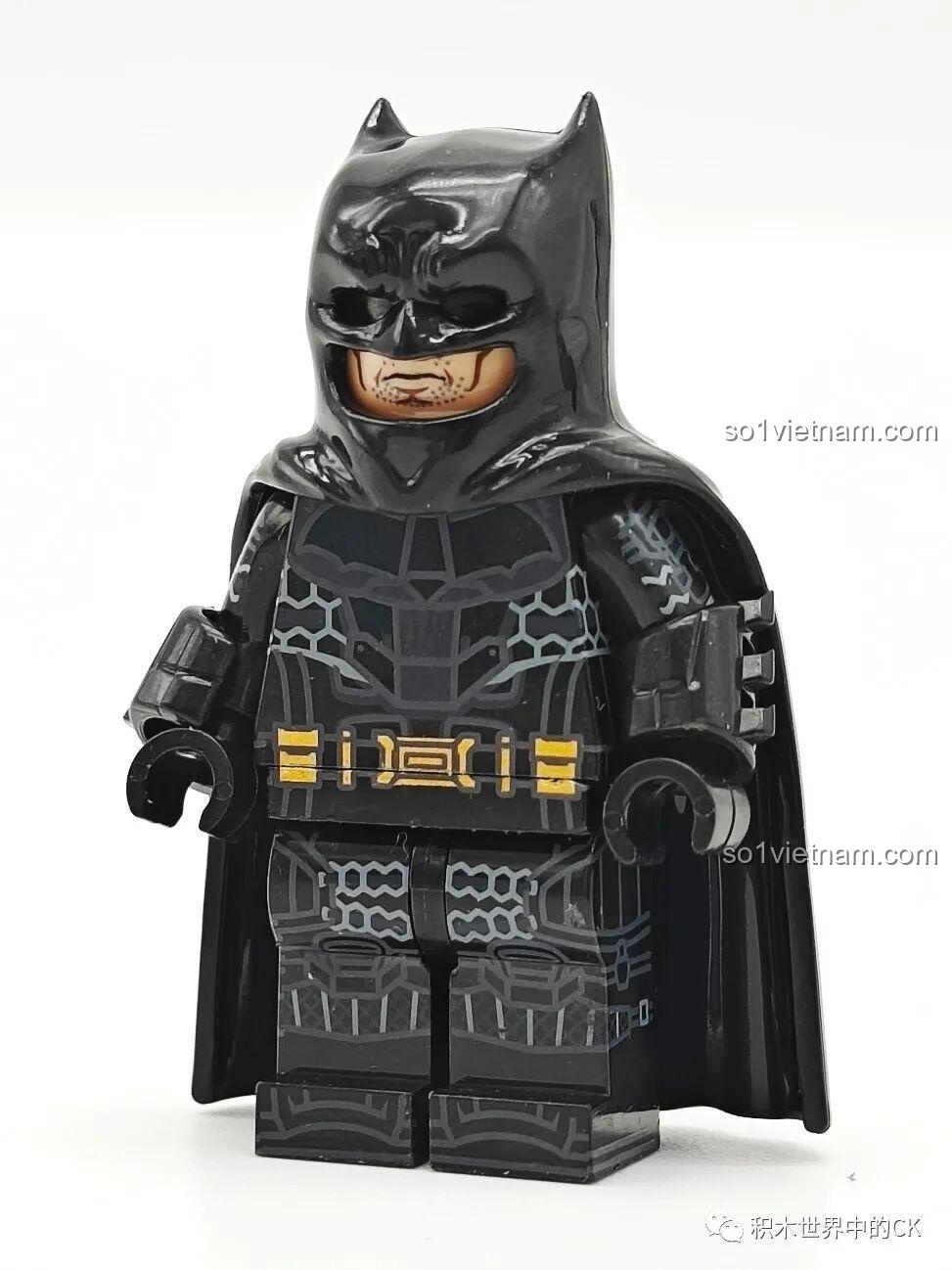 Chi tiết mặt trước của nhân vật Dawn of Justice Batman trong bộ G0123