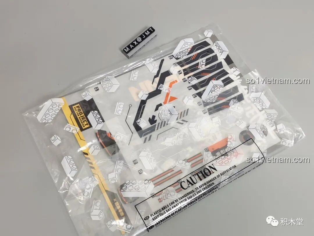 Decal dán và sách hướng dẫn của FUNIFY W9006 Chiến Binh Cơ Khí ZENN được bảo vệ cẩn thận trong túi riêng, đảm bảo không bị nhàu, giúp bé có trải nghiệm tốt nhất.