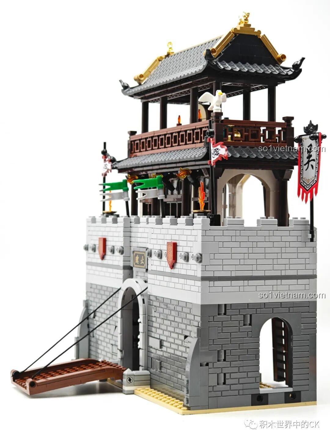 Chi tiết mô hình Tam Quốc Thành Trì Decool 20512