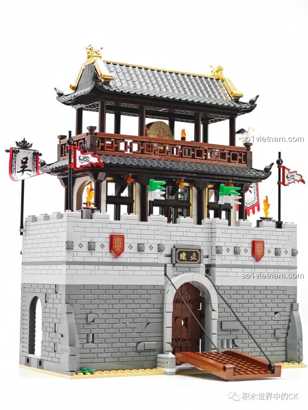 Chi tiết mô hình Tam Quốc Thành Trì Decool 20512