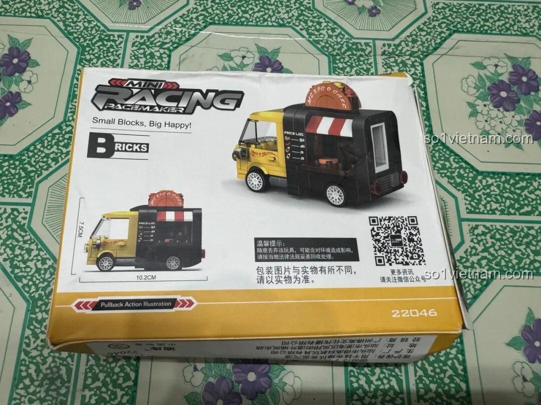 Mặt sau hộp Xe Tải Thức Ăn Di Động DECOOL 22046, thể hiện kích thước mô hình 10.2cm dài và 7.5cm cao, có động cơ kéo lùi.