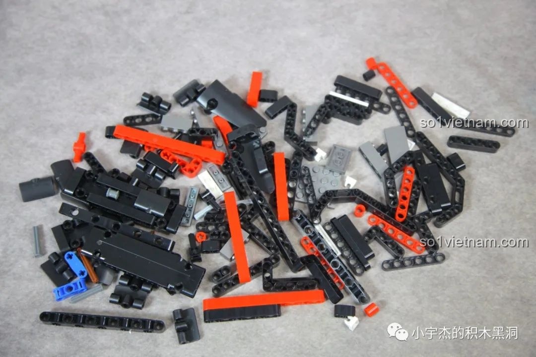 Chi tiết đèn hậu được thiết kế riêng của Porsche 963 GULY