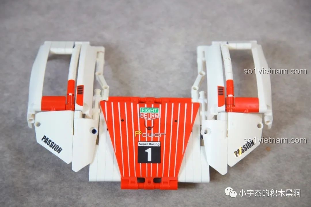 Chi tiết đèn pha hiện đại của Porsche 963 GULY