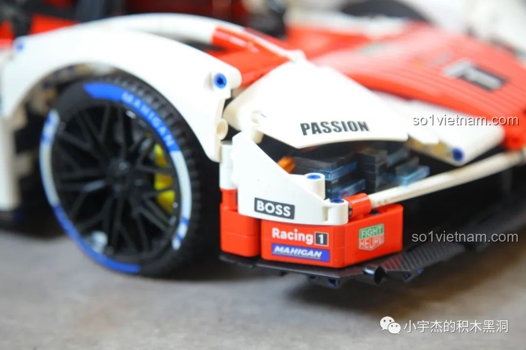 Chi tiết khoang lái của Porsche 963 GULY