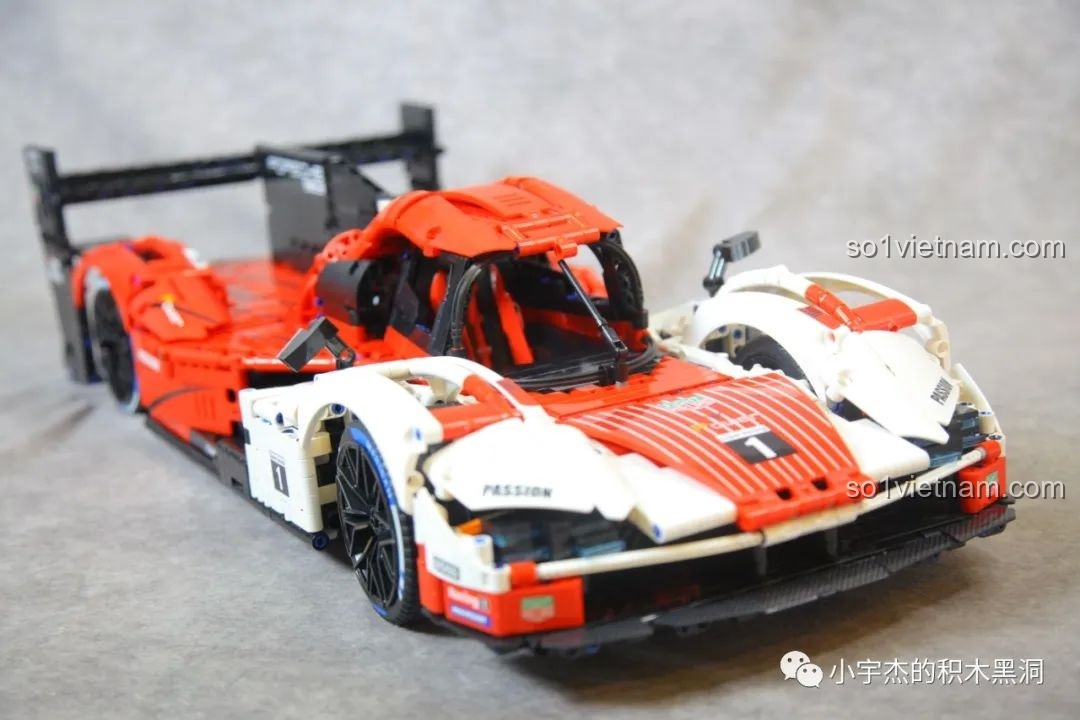 Chi tiết khoang động cơ của Porsche 963 GULY