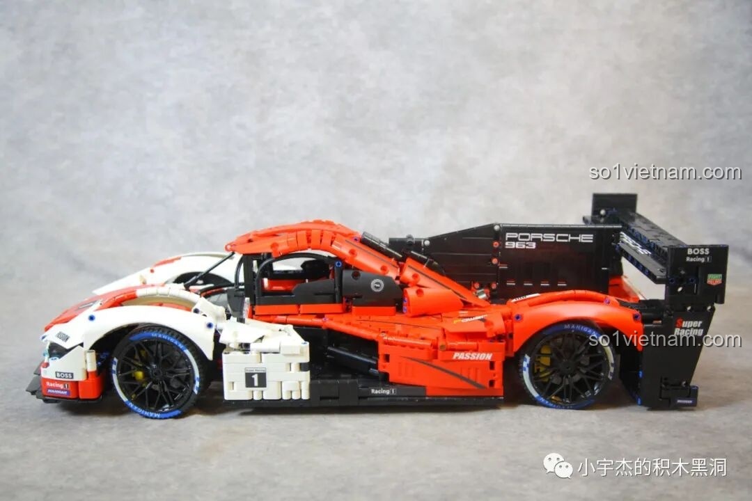 Chi tiết ống xả của Porsche 963 GULY