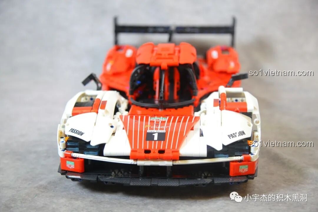 Chi tiết cánh gió sau của Porsche 963 GULY