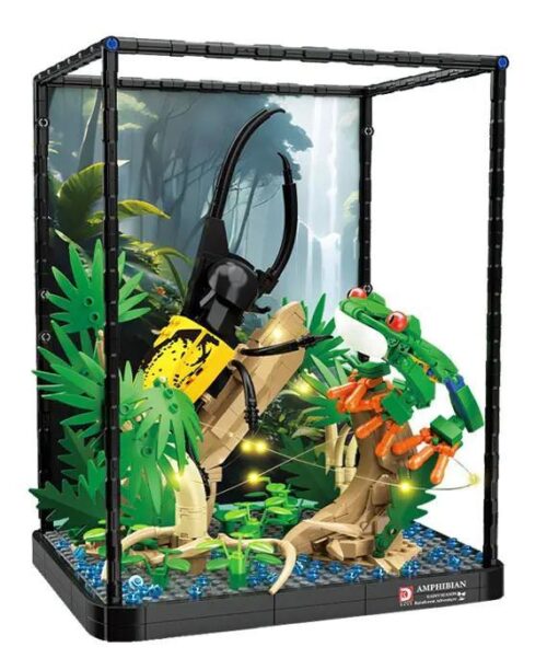 Mô hình Rừng Nhiệt Đới Mùa Mưa DK 7019 với Bọ Hung và Ếch Cây, có đèn LED chiếu sáng, đồ chơi lắp ghép cho bé 8 tuổi