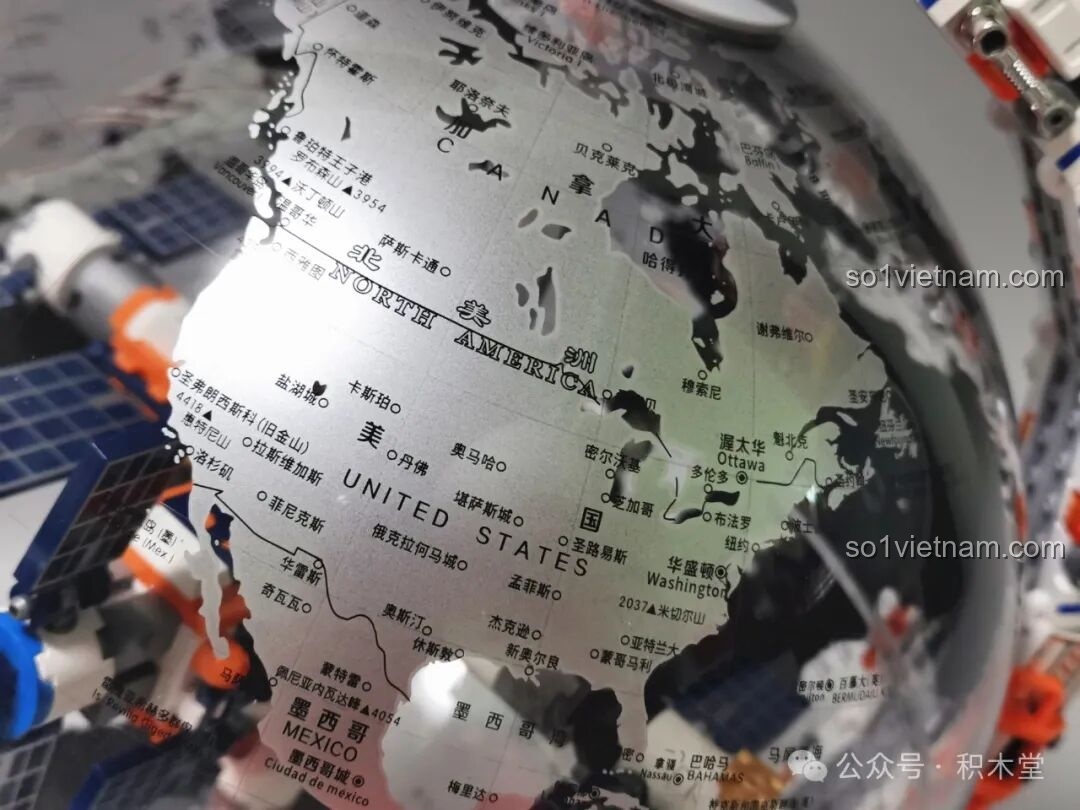 Cận cảnh bản đồ khu vực Châu Mỹ trên quả địa cầu trong suốt của mô hình Địa cầu Bình Minh JAKI CK003. Đồ chơi phát triển trí tuệ Mô hình Địa cầu Bình Minh cho bé gái 8 tuổi.