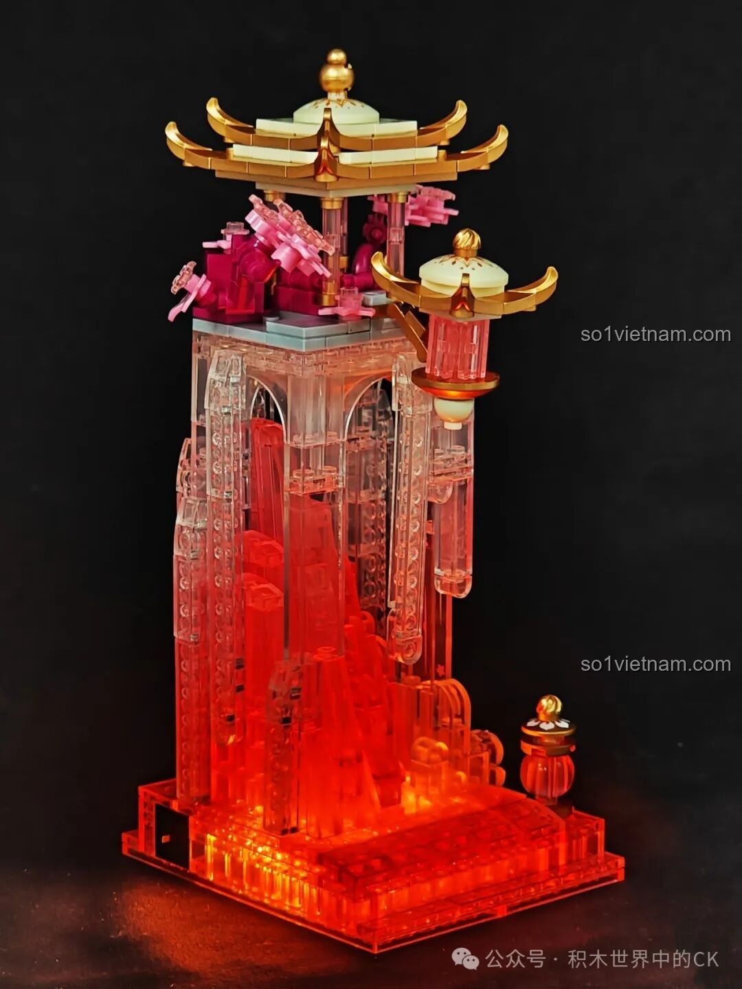 Góc nghiêng của đồ chơi trang trí Kiến trúc pha lê cho trẻ em 14 tuổi, khoe trọn vẻ đẹp của ánh sáng và thiết kế.