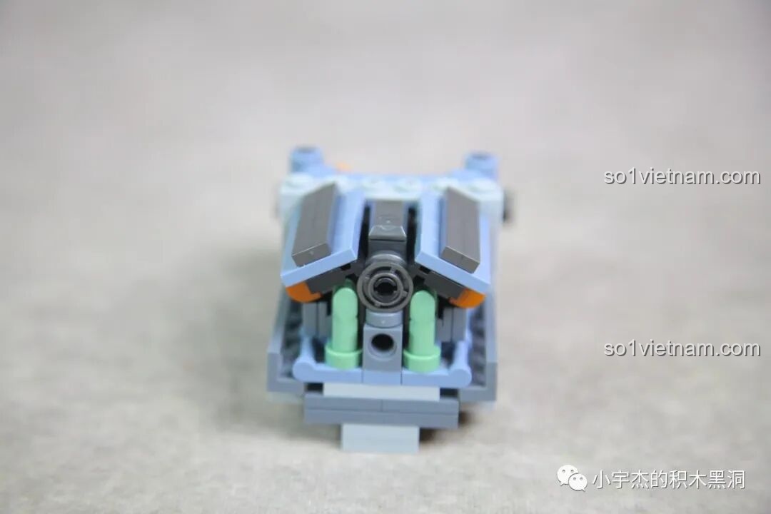 Góc nhìn từ phía trước của mô hình động cơ V12 trong bộ lắp ráp Panlos 632012.