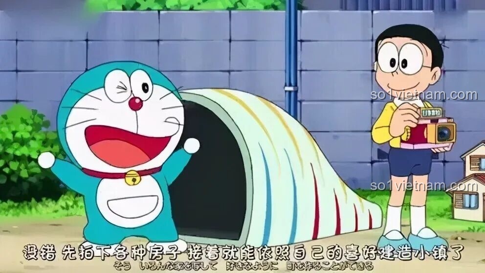 Hình ảnh Doraemon và đường hầm phóng to thu nhỏ trong phim hoạt hình