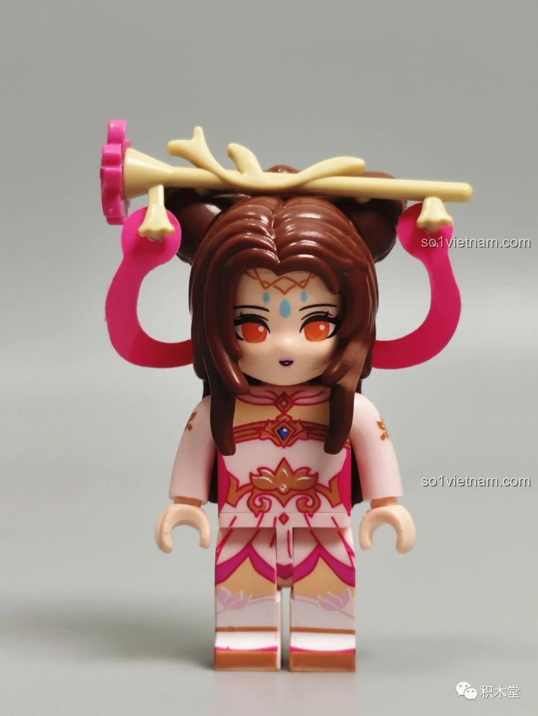 Minifigure Điêu Thuyền Vương Giả Vinh Diệu 78001 Enlighten nhìn chính diện, với trang phục hồng lộng lẫy và phụ kiện tóc tinh xảo.
