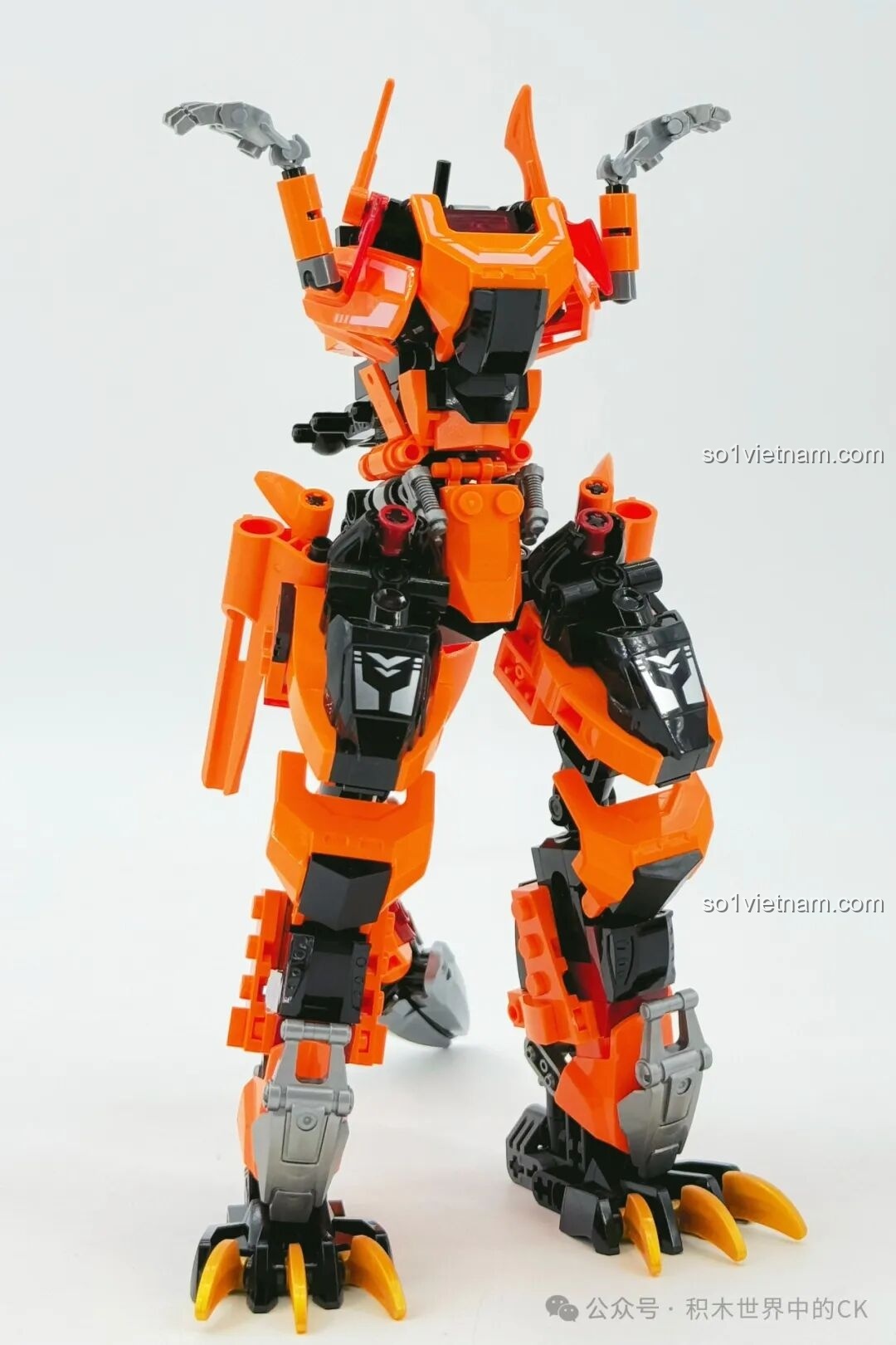 Các bộ phận của F5-A0007 được lắp ráp một phần