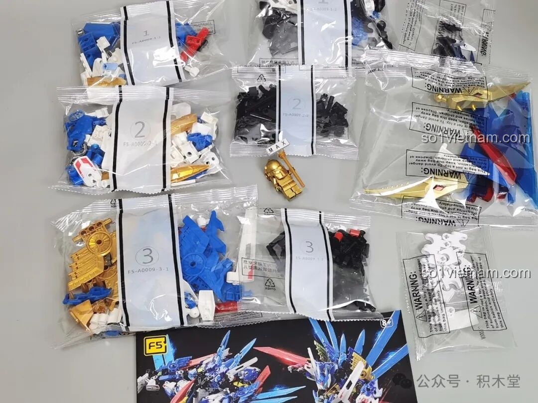 Khủng long F5 A0007 với vũ khí