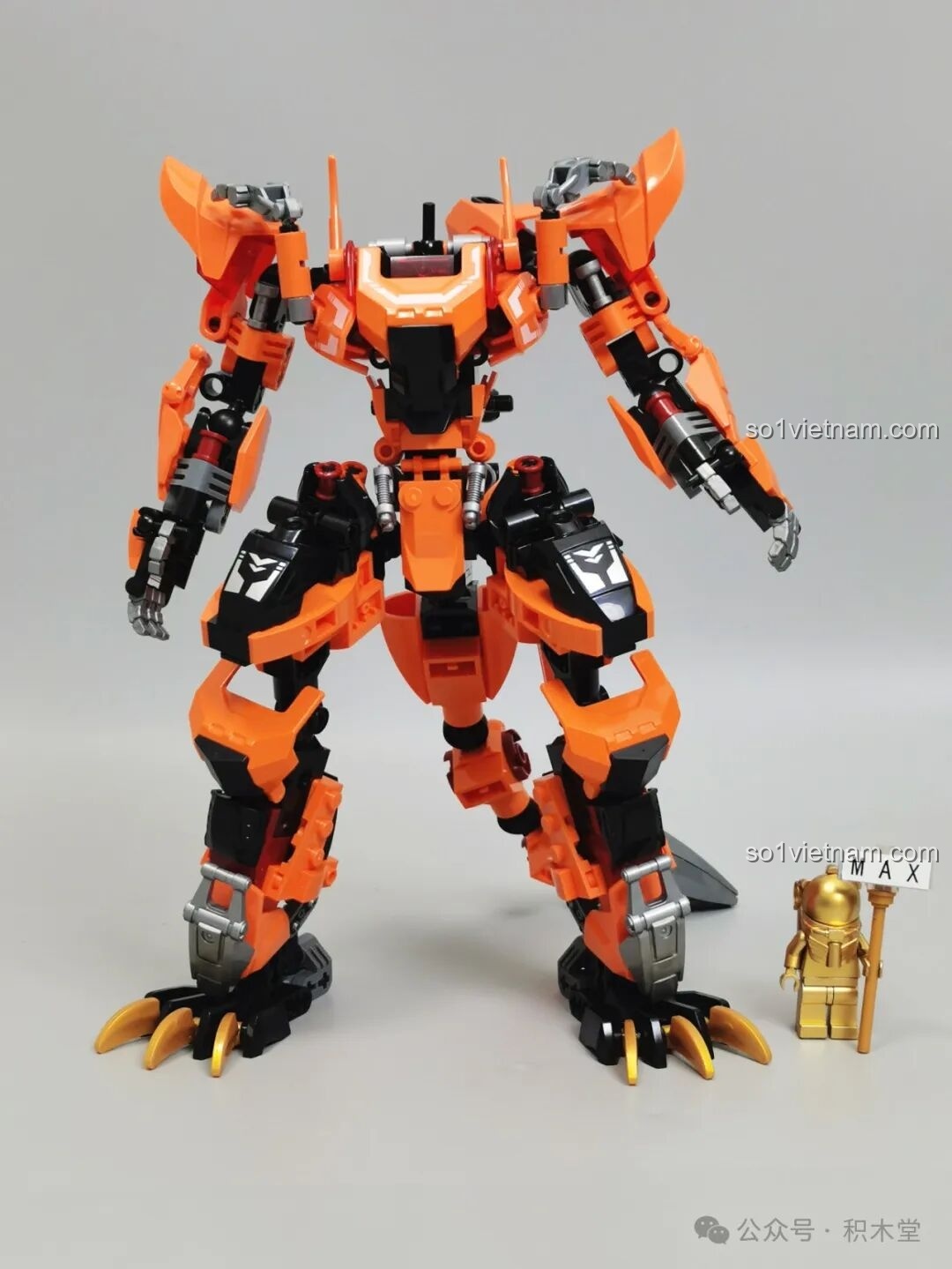 Robot F5 A0007 đang lắp ráp phần thân