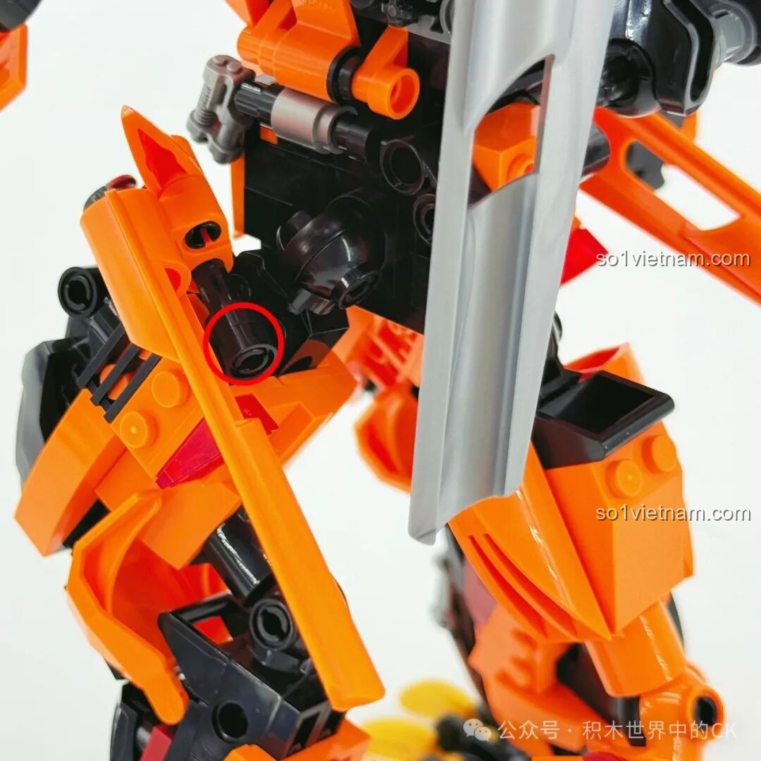 Cận cảnh thân robot F5-A0007