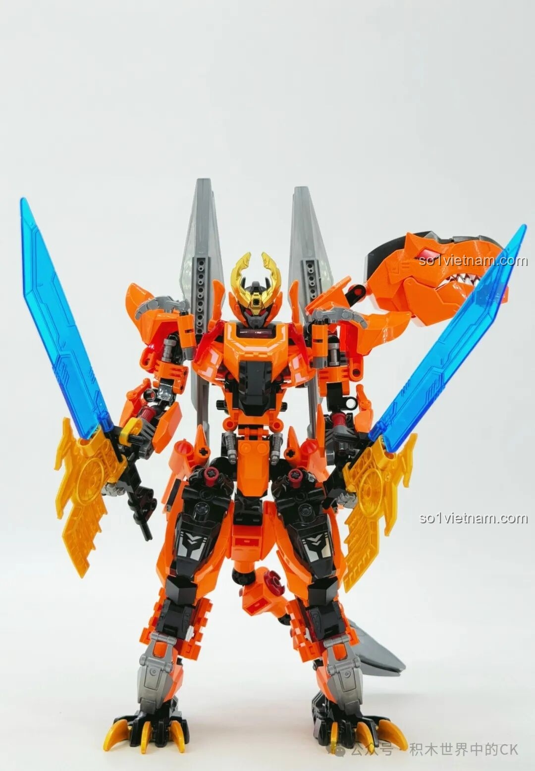 Toàn cảnh robot F5-A0007 dạng chiến đấu