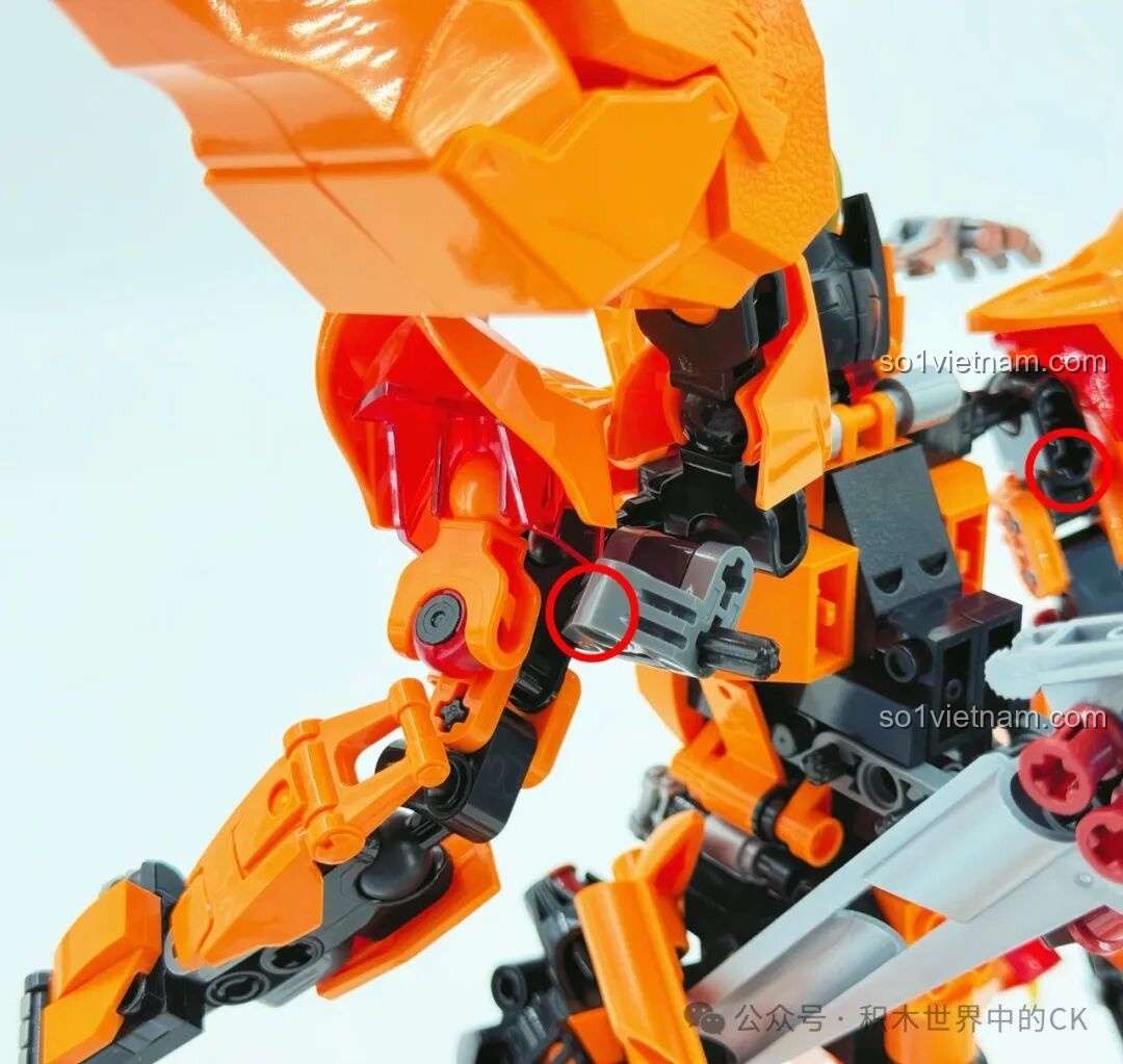 Toàn cảnh robot F5-A0007 dạng chiến đấu