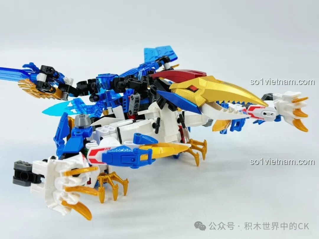 Bước thứ sáu trong quá trình biến hình của robot F5 Cơ Giáp Biến Hình Pterosaur F5-A0009.