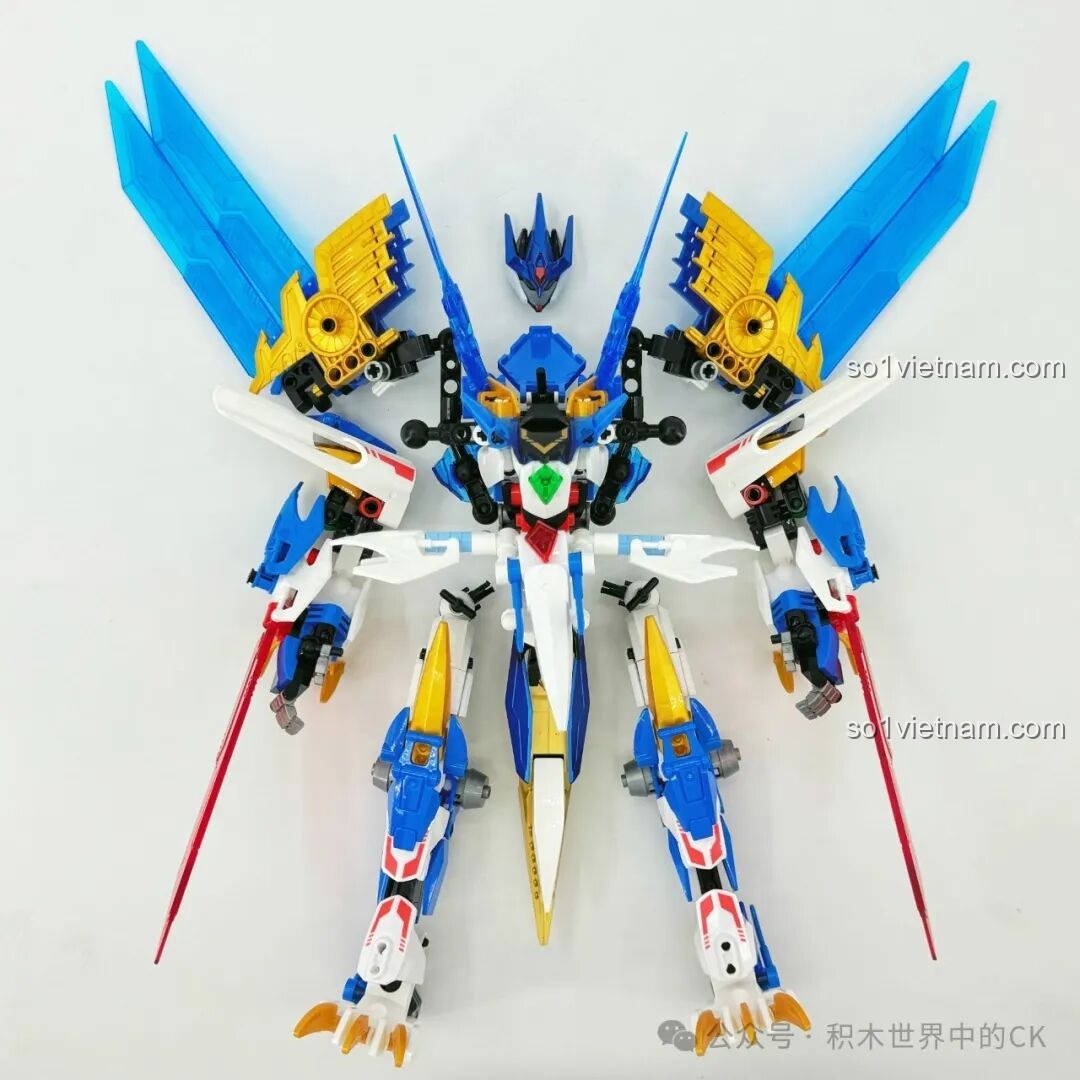 Phần đầu của robot F5 Cơ Giáp Biến Hình Pterosaur F5-A0009 ở dạng Cơ Giáp.