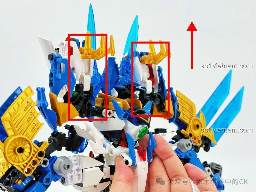 Cận cảnh phần đầu của robot F5 Cơ Giáp Biến Hình Pterosaur F5-A0009 ở dạng Pterosaur.