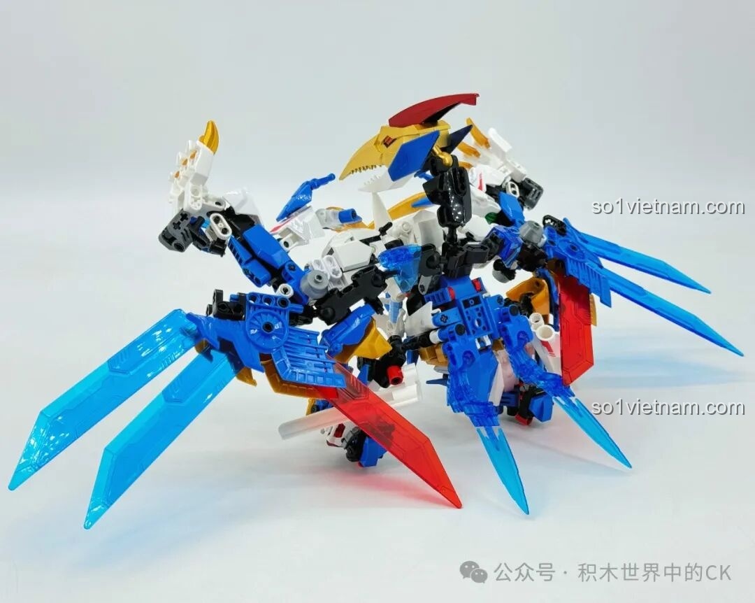 Robot F5 Cơ Giáp Biến Hình Pterosaur F5-A0009 ở dạng Pterosaur, nhìn từ phía trên.